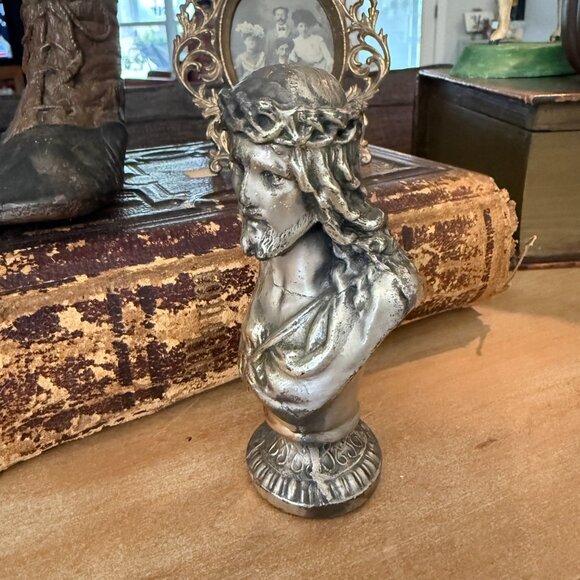 Antique Small Bust of Jesus with The Crown of Thorns - Picture 3 of 14